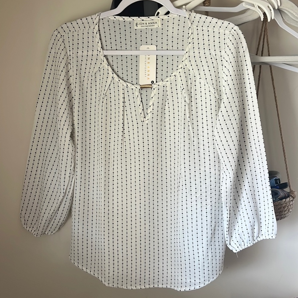 Diamond shaped polkadot, top with gold accent